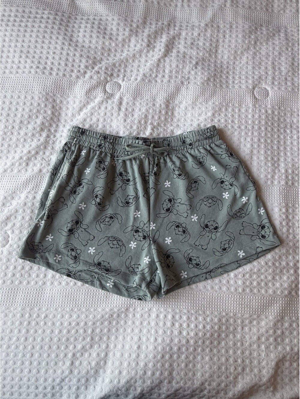 Disney Stitch Women’s Shorts Size M Green Comfort Summer